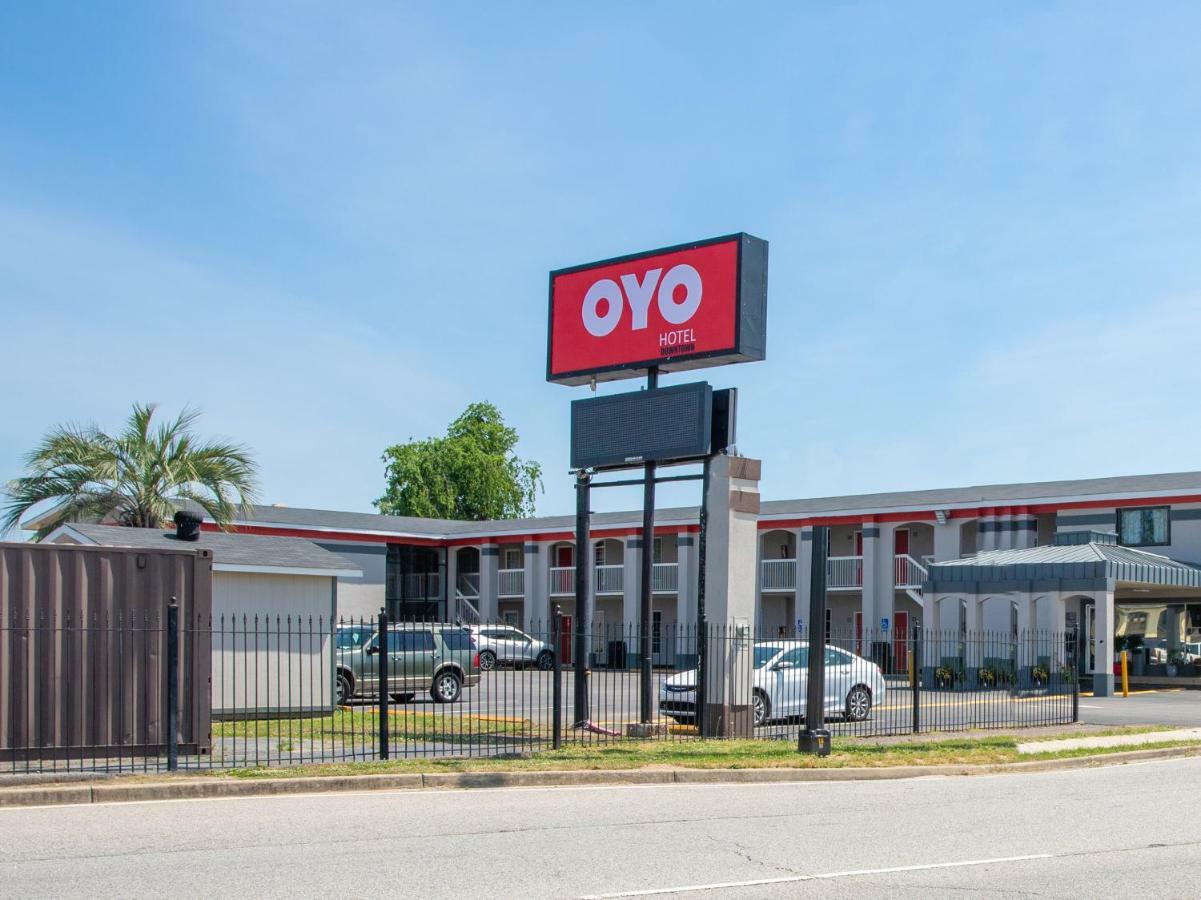 Oyo Hotel Augusta Downtown Екстер'єр фото