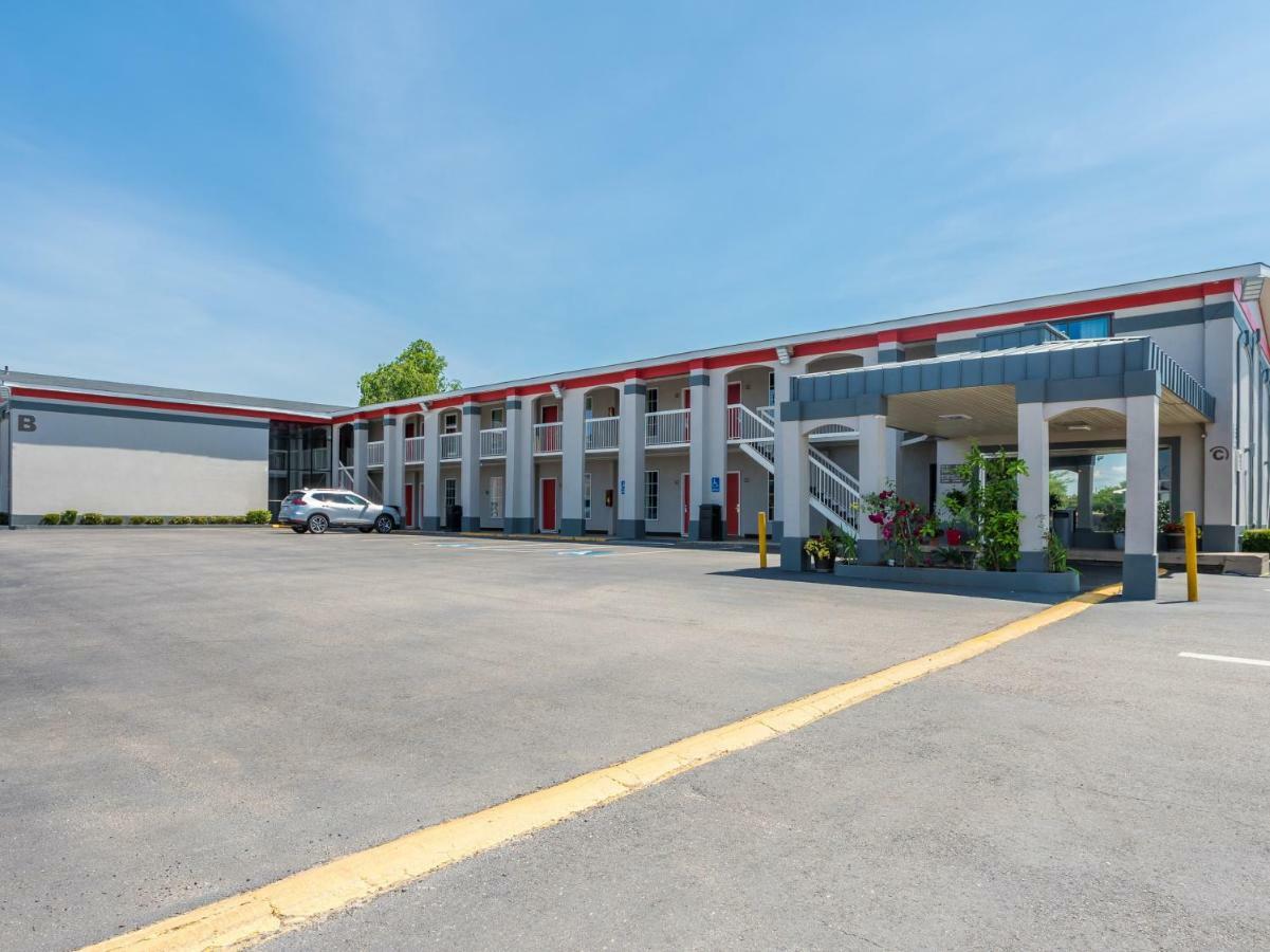 Oyo Hotel Augusta Downtown Екстер'єр фото